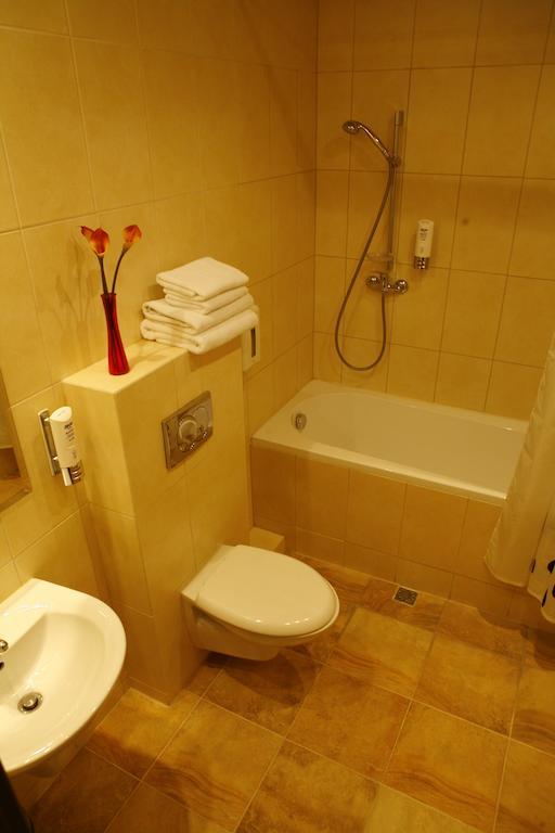 Hotel Zorza Namysłów Rom bilde