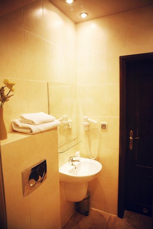 Hotel Zorza Namysłów Rom bilde